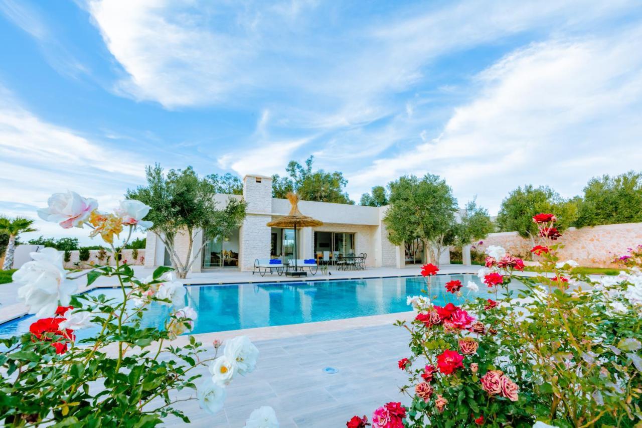 Villa Isaac Et Seghir , Casa Lila Gardens Piscine Chauffee