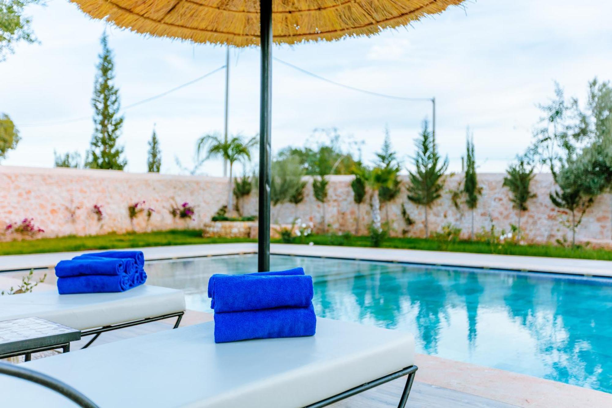 Isaac Et Seghir , Casa Lila Gardens Piscine Chauffee Villa *